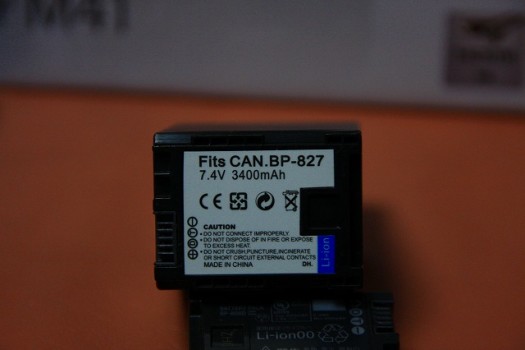 CANON　iVIS　互換バッテリー　BP-827D